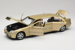 Mercedes S-Class W220 Pullman Gold Metallic Sun Star 1:18 4113 Metal - imagem 2 de 8