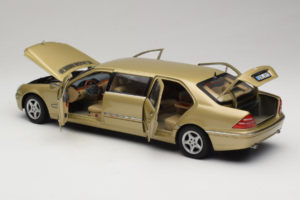 Mercedes S-Class W220 Pullman Gold Metallic Sun Star 1:18 4113 Metal - imagem 5 de 8