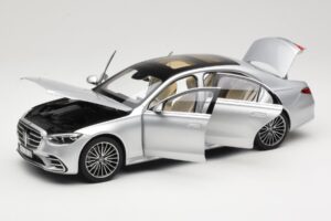 Mercedes S-Class W223 AMG Line Brilliant Silver Norev 1:18 183805 Metal - imagem 2 de 8