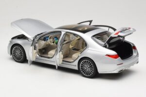Mercedes S-Class W223 AMG Line Brilliant Silver Norev 1:18 183805 Metal - imagem 5 de 8