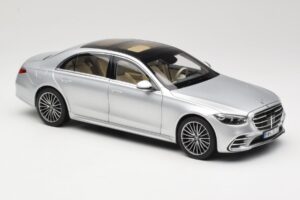 Mercedes S-Class W223 AMG Line Brilliant Silver Norev 1:18 183805 Metal - imagem 6 de 8