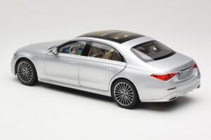 Mercedes S-Class W223 AMG Line Brilliant Silver Norev 1:18 183805 Metal - imagem 7 de 8