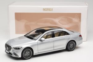 Mercedes S-Class W223 AMG Line Brilliant Silver Norev 1:18 183805 Metal - imagem 8 de 8