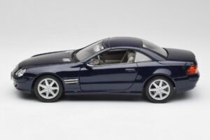 Mercedes SL 500 R230 Azul Maisto 1:18 B66962126 Metal - imagem 4 de 8
