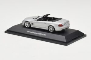 Mercedes SL 55 AMG R230 Prata Minichamps 1:43 B66962347 Metal - imagem 3 de 4
