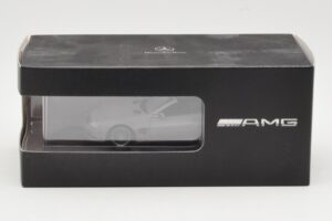 Mercedes SL 55 AMG R230 Prata Minichamps 1:43 B66962347 Metal - imagem 4 de 4
