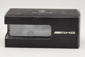 Mercedes SL 65 AMG R230 Prata Minichamps 1:43 B66960601 Metal - imagem 4 de 4
