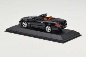 Mercedes SL R230 Preto Minichamps 1:43 B66961922 Metal - imagem 3 de 4