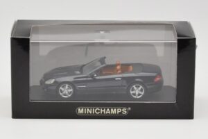 Mercedes SL R230 Preto Minichamps 1:43 B66961922 Metal - imagem 4 de 4