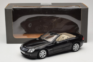 Mercedes SL R129 Preto Minichamps 1:18 B66962171 Metal - imagem 11 de 11
