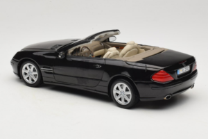 Mercedes SL R129 Preto Minichamps 1:18 B66962171 Metal - imagem 9 de 11
