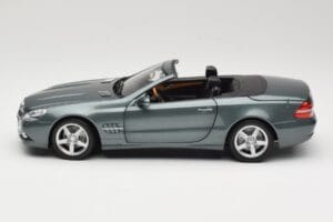 Mercedes SL R230 Amiant Green Minichamps 1:18 B66962389 Metal - imagem 4 de 8