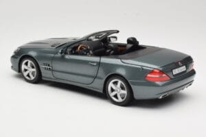 Mercedes SL R230 Amiant Green Minichamps 1:18 B66962389 Metal - imagem 7 de 8