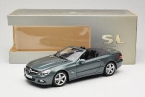 Mercedes SL R230 Amiant Green Minichamps 1:18 B66962389 Metal - imagem 8 de 8
