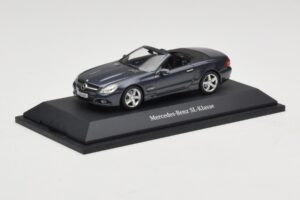 Mercedes SL R230 Tenorit Grey Metallic Minichamps 1:43 B66962392 Metal - imagem 2 de 4