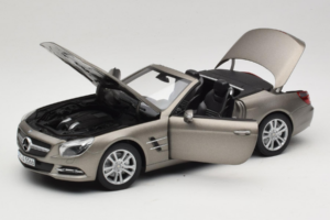 Mercedes SL500 R231 Dark Grey Matt Norev 1:18 183590 Metal - imagem 2 de 9