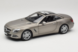 Mercedes SL500 R231 Dark Grey Matt Norev 1:18 183590 Metal - imagem 3 de 9