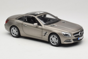 Mercedes SL500 R231 Dark Grey Matt Norev 1:18 183590 Metal - imagem 7 de 9