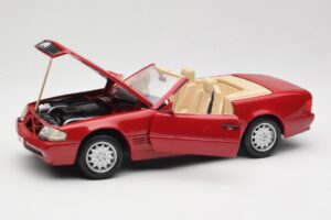 Mercedes SL500 R129 Vermelho Revell 1:18 08927 Metal - imagem 2 de 8