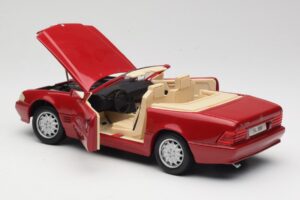 Mercedes SL500 R129 Vermelho Revell 1:18 08927 Metal - imagem 5 de 8