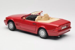 Mercedes SL500 R129 Vermelho Revell 1:18 08927 Metal - imagem 7 de 8