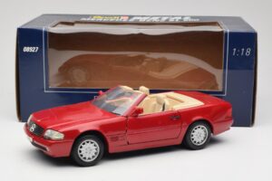 Mercedes SL500 R129 Vermelho Revell 1:18 08927 Metal - imagem 8 de 8