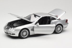 Mercedes SL55 AMG R230 Prata Maisto 1:18 36894 Metal - imagem 2 de 8
