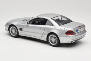 Mercedes SL55 AMG R230 Prata Maisto 1:18 36894 Metal - imagem 7 de 8