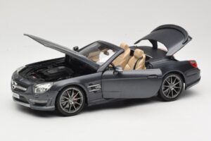 Mercedes SL65 AMG Black Series R230 Matte Black Maisto 1:18 36198 Metal - imagem 2 de 8