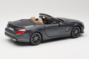 Mercedes SL65 AMG Black Series R230 Matte Black Maisto 1:18 36198 Metal - imagem 3 de 8