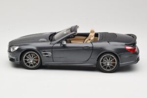 Mercedes SL65 AMG Black Series R230 Matte Black Maisto 1:18 36198 Metal - imagem 4 de 8