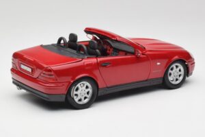 Mercedes SLK 230 R170 Vermelho Maisto 1:18 56023 Metal - imagem 4 de 9