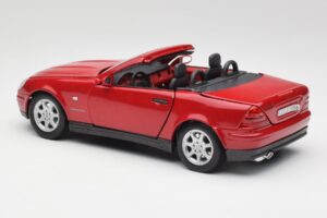 Mercedes SLK 230 R170 Vermelho Maisto 1:18 56023 Metal - imagem 8 de 9
