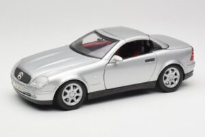 Mercedes SLK R170 Roadster Prateado Maisto 1:18 31674 Metal
