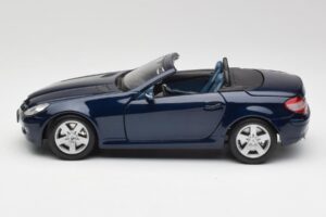 Mercedes SLK R171 Azul Maisto 1:18 B66962190 Metal - imagem 4 de 8