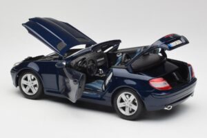 Mercedes SLK R171 Azul Maisto 1:18 B66962190 Metal - imagem 5 de 8