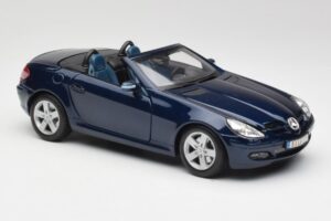 Mercedes SLK R171 Azul Maisto 1:18 B66962190 Metal - imagem 6 de 8