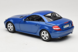 Mercedes SLK R171 Blue Metallic Minichamps 1:18 100033131 Metal - imagem 10 de 11