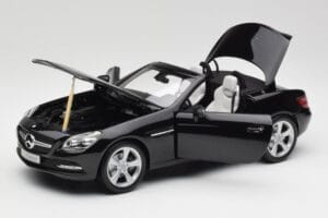 Mercedes SLK R172 Magnetite Preto Minichamps 1:18 B66960514 Metal - imagem 2 de 8