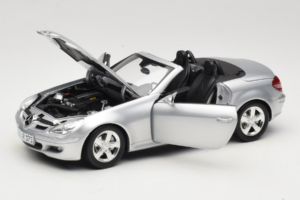Mercedes SLK R171 Prata Minichamps 1:18 B66962318 Metal - imagem 2 de 9