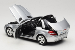 Mercedes SLK R171 Prata Minichamps 1:18 B66962318 Metal - imagem 6 de 9