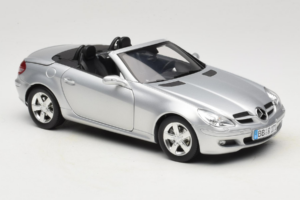 Mercedes SLK R171 Prata Minichamps 1:18 B66962318 Metal - imagem 7 de 9