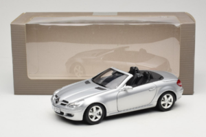 Mercedes SLK R171 Prata Minichamps 1:18 B66962318 Metal - imagem 9 de 9