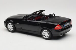 Mercedes SLK200 R170 Preto Norev 1:18 B66040714 Metal - imagem 8 de 9