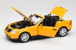 Mercedes SLK200 R170 Amarelo Norev 1:18 B66040713 Metal - imagem 2 de 9