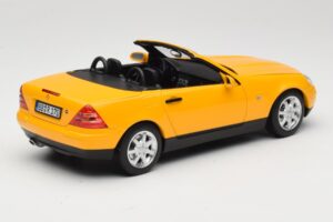 Mercedes SLK200 R170 Amarelo Norev 1:18 B66040713 Metal - imagem 4 de 9