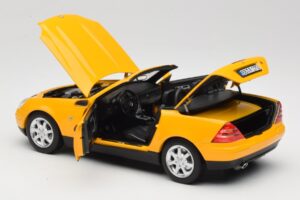 Mercedes SLK200 R170 Amarelo Norev 1:18 B66040713 Metal - imagem 6 de 9
