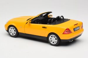 Mercedes SLK200 R170 Amarelo Norev 1:18 B66040713 Metal - imagem 8 de 9