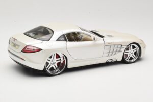 Mercedes SLR McLaren C199 Branco Maisto 1:18 31068 Metal - imagem 3 de 8