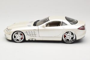 Mercedes SLR McLaren C199 Branco Maisto 1:18 31068 Metal - imagem 4 de 8